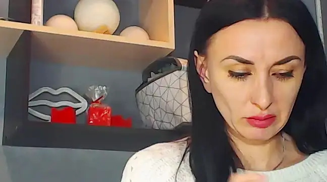 Snapshot of Siaconna chatting on 02.20.25 Siaconna online show from 02.20.25