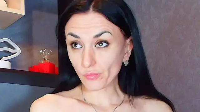 Snapshot of Siaconna chatting on 03.06.25 Siaconna online show from 03.06.25