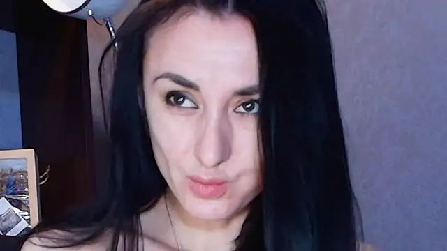 Snapshot of Siaconna chatting on 03.23.25 Siaconna online show from 03.23.25