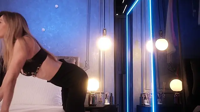 Snapshot of Rikka_Moore chatting on 10.25.25 Rikka Moore online show from 10.25.25