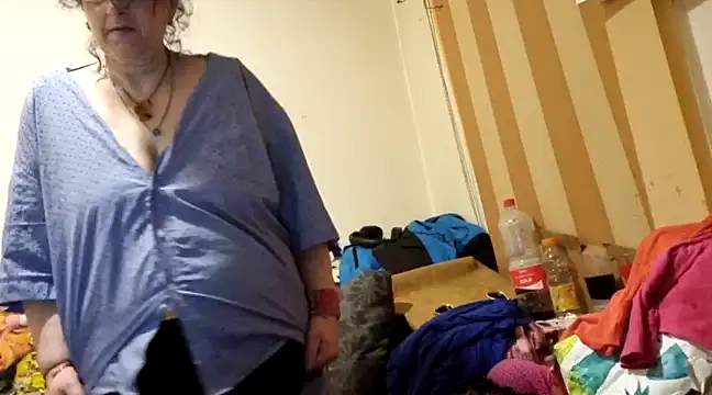 Samantha Squirtxh online show from 03.15.25