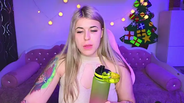 Sugarr Lola online show from 12.17.24
