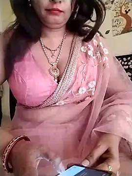 Snapshot of NautyBabe chatting on 01.05.25 NautyBabe online show from 01.05.25