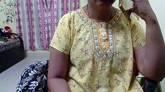 Snapshot of NautyBabe chatting on 01.10.25 NautyBabe online show from 01.10.25