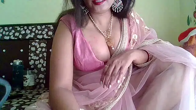 Snapshot of NautyBabe chatting on 02.16.25 NautyBabe online show from 02.16.25