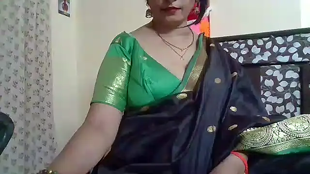 NautyBabe online show from 10.05.25