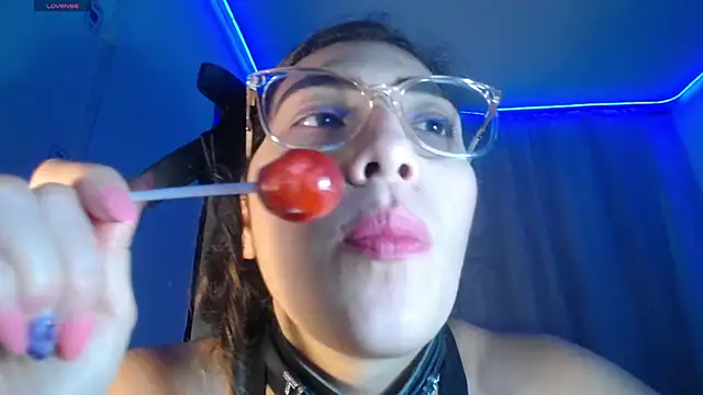 DaMikaela  online show from 11.06.25