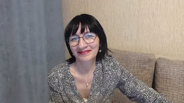 Erica95Bloom online show from 02.14.25