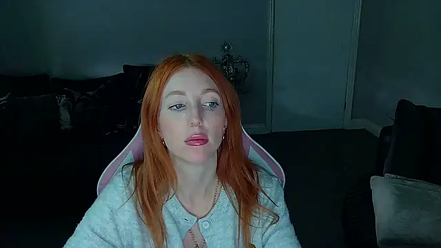 Red firesquirt online show from 03.11.25
