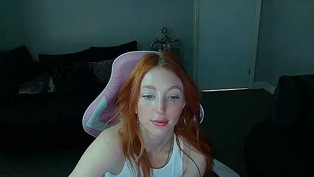 Red firesquirt online show from 03.18.25