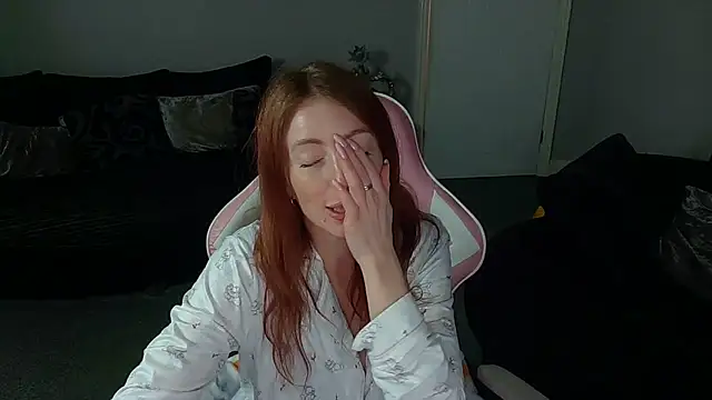 Red firesquirt online show from 03.26.26