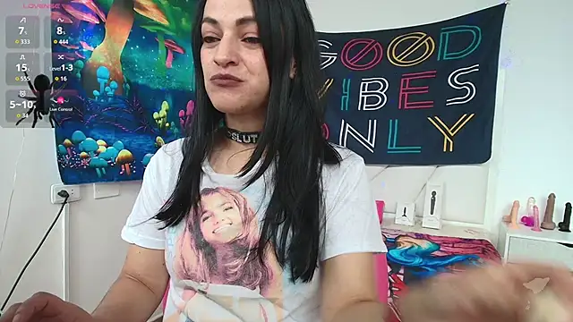 LovelyAzucena online show from 03.06.26