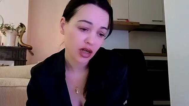 Lilie romeo online show from 02.22.25