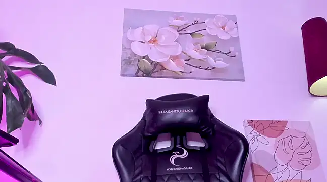 Noa Sakura  online show from 02.21.25