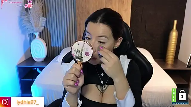 Snapshot of lydhia97_ chatting on 01.11.25 lydhia97 online show from 01.11.25
