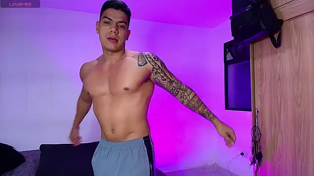 Snapshot of BrayaanFit chatting on 10.02.25 BrayaanFit online show from 10.02.25