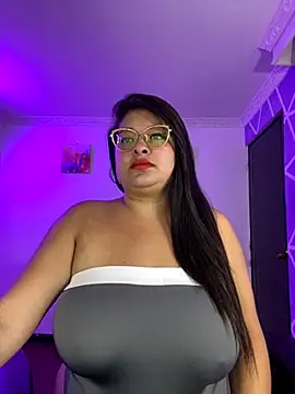 MiiaaJoness online show from 11.27.25