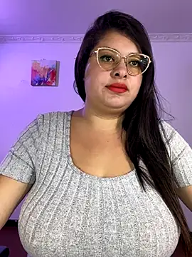 MiiaaJoness online show from 12.05.25