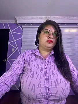 MiiaaJoness online show from 02.02.26