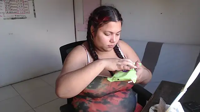 girl milk2 online show from 12.21.25