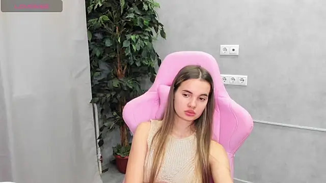 Snapshot of Donna_Evans chatting on 12.06.24 Donna Evans online show from 12.06.24