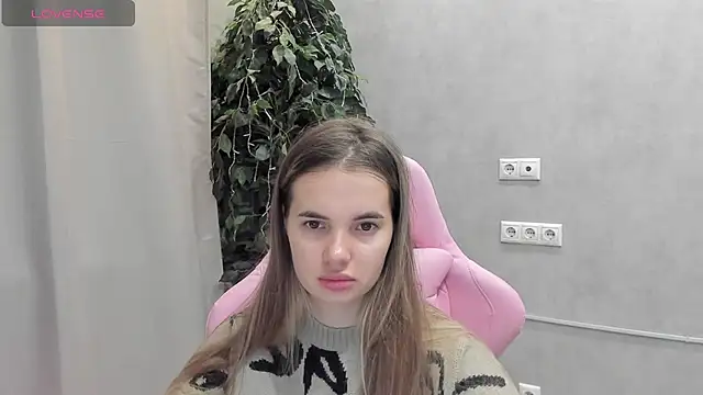 Snapshot of Donna_Evans chatting on 12.16.24 Donna Evans online show from 12.16.24