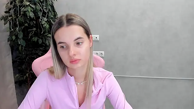 Snapshot of Donna_Evans chatting on 02.26.25 Donna Evans online show from 02.26.25