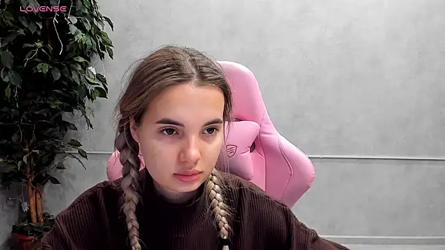 Snapshot of Donna_Evans chatting on 03.08.25 Donna Evans online show from 03.08.25