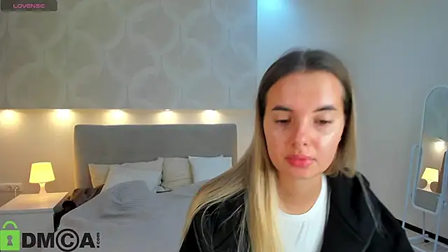 Snapshot of Donna_Evans chatting on 09.18.25 Donna Evans online show from 09.18.25