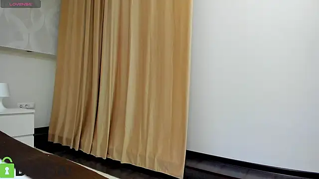 Snapshot of Donna_Evans chatting on 09.24.25 Donna Evans online show from 09.24.25