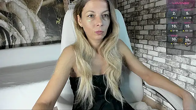 Eva Melow online show from 10.06.25