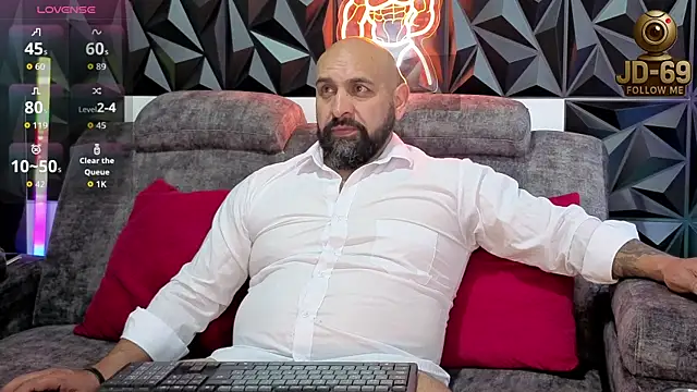 Snapshot of JD-69 chatting on 09.23.25 JD-69 online show from 09.23.25