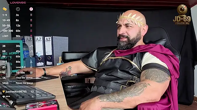 Snapshot of JD-69 chatting on 10.31.25 JD-69 online show from 10.31.25