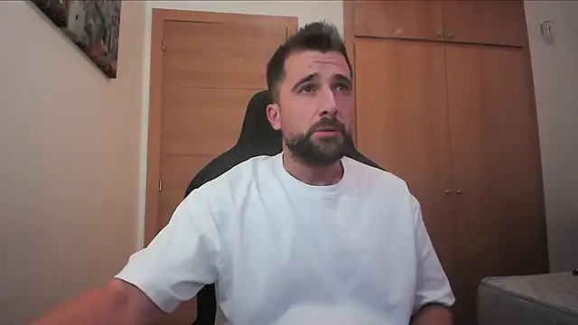 Snapshot of alex877x chatting on 10.07.25 alex877x online show from 10.07.25