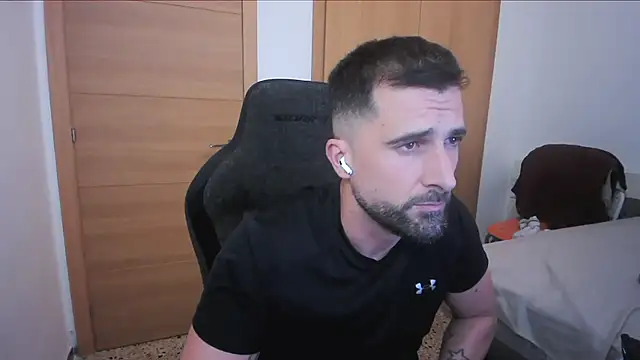 Snapshot of alex877x chatting on 10.10.25 alex877x online show from 10.10.25