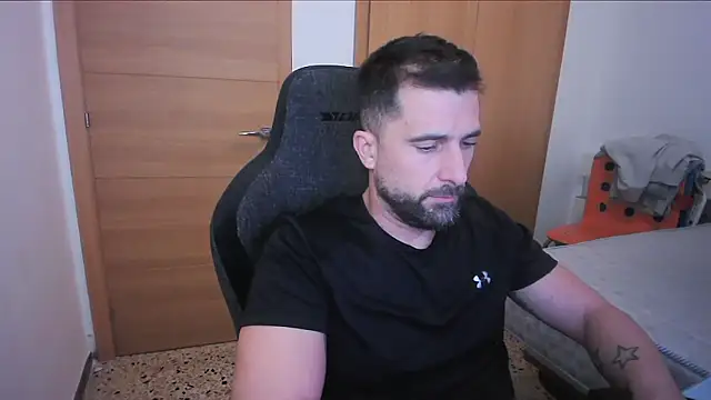 Snapshot of alex877x chatting on 10.16.25 alex877x online show from 10.16.25