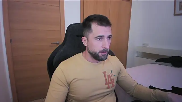 Snapshot of alex877x chatting on 11.02.25 alex877x online show from 11.02.25