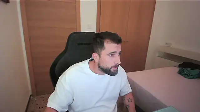 Snapshot of alex877x chatting on 11.13.25 alex877x online show from 11.13.25