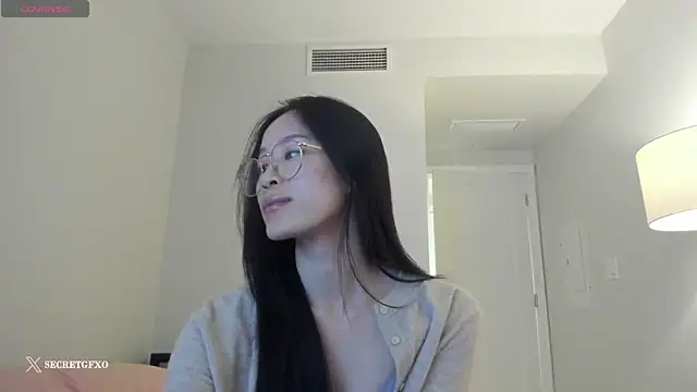 Snapshot of secretgirlfriendxo chatting on 02.05.25 secretgirlfriendxo online show from 02.05.25