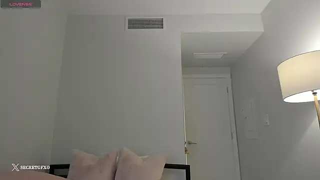 Snapshot of secretgirlfriendxo chatting on 02.06.25 secretgirlfriendxo online show from 02.06.25