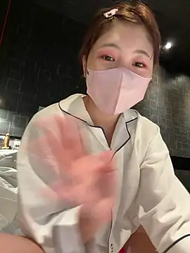 Snapshot of SUZU_ chatting on 06.14.26 SUZU online show from 06.14.26