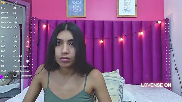 littlee emilyy  online show from 03.08.25