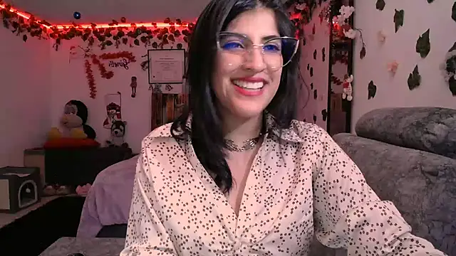 azahar  ziiz online show from 12.29.24