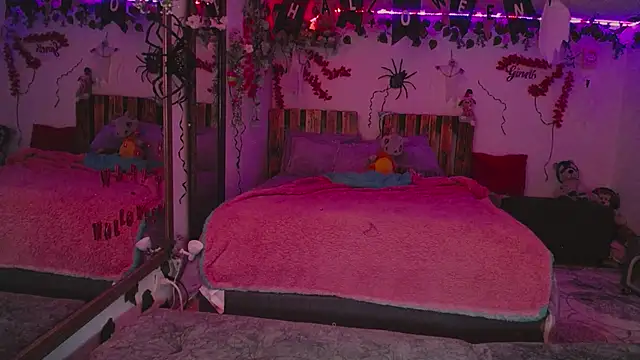 Snapshot of azahar__ziiz chatting on 10.19.25 azahar ziiz online show from 10.19.25