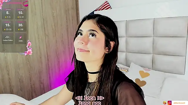 Snapshot of Goddess_mia2 chatting on 09.22.25 Goddess mia2 online show from 09.22.25