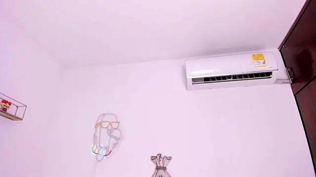 eileen tanihara online show from 04.12.26