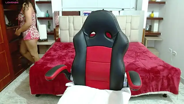 laureentt  online show from 01.22.25