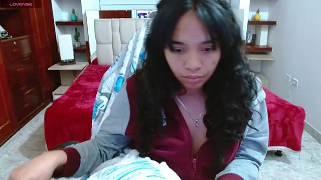 laureentt  online show from 01.22.25