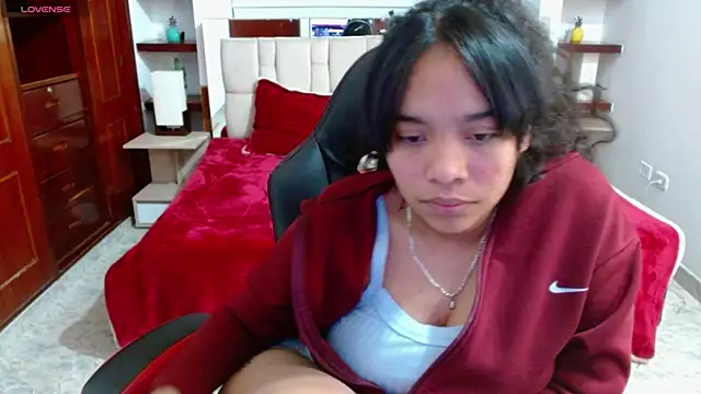 laureentt  online show from 02.03.25