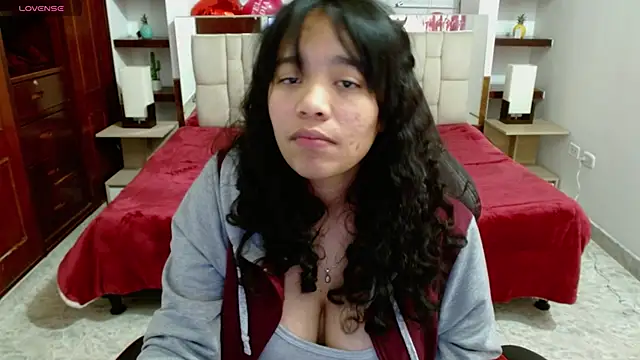 laureentt  online show from 02.19.25